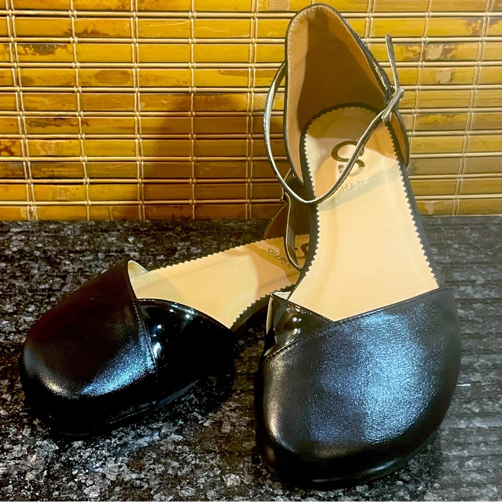 Shapen Poppy black leather flats Women Wide width Size US 7.5 EU 38